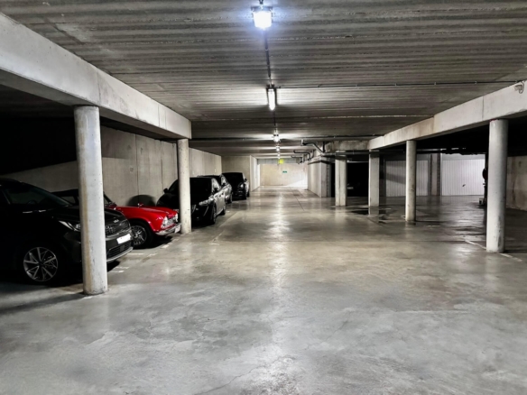 Emplacement de parking à louer Chaussée de la Hulpe Bruxelles