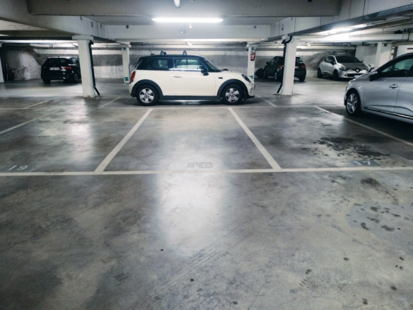 Emplacement de parking à louer – 37 rue du Lac