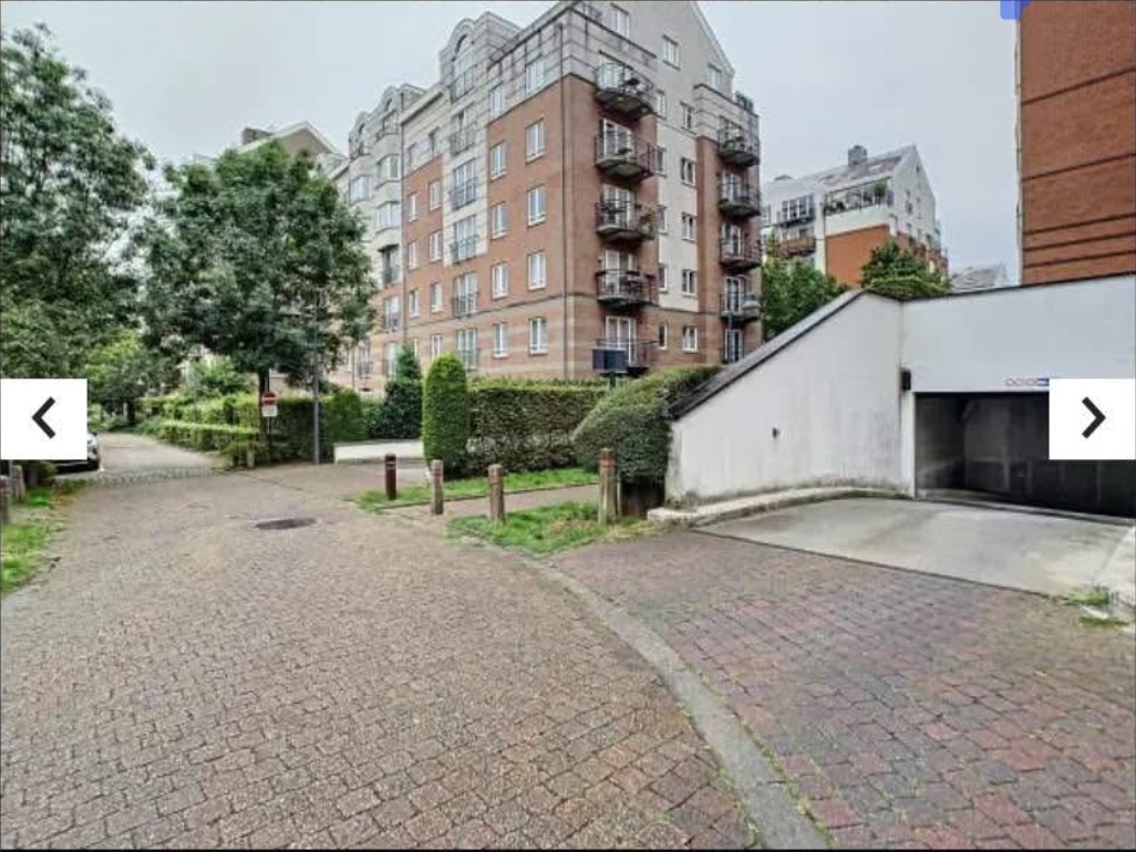 Parking dans les JARDINS DE JETTE