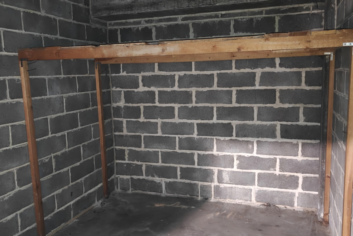 Garage fermé et 2 emplacements de parking sécurisés à louer – Rue de Genève, 1030 Schaerbeek