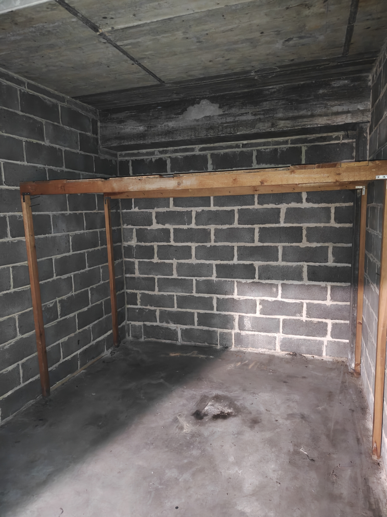 Garage fermé et 2 emplacements de parking sécurisés à louer – Rue de Genève, 1030 Schaerbeek