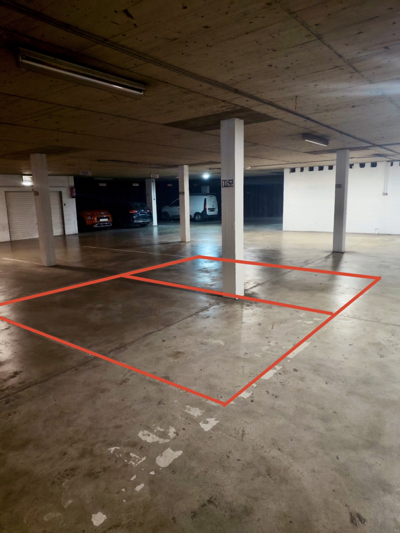 Garage fermé et 2 emplacements de parking sécurisés à louer – Rue de Genève, 1030 Schaerbeek